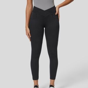 Halara cross over leggings with pockets